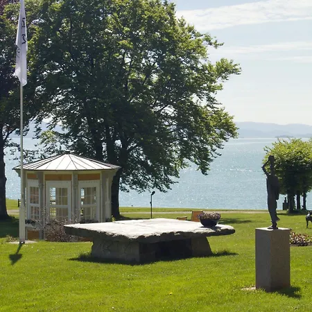 Hotel Solstrand & Bad Osøyro