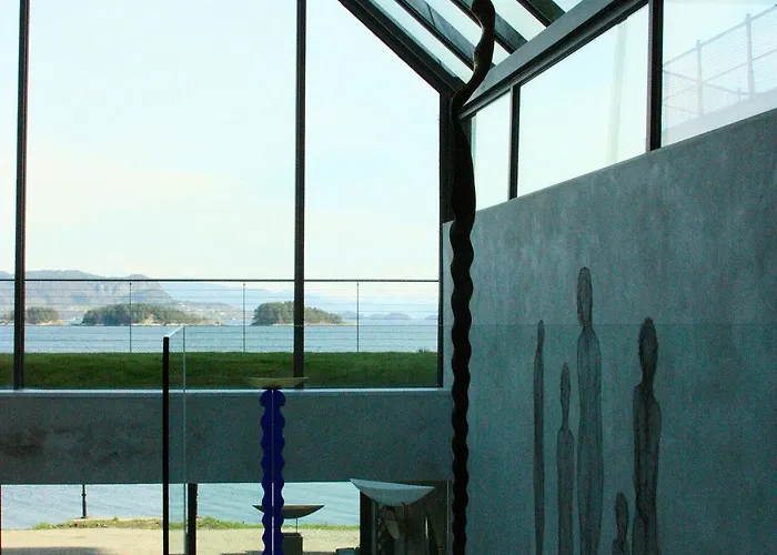 Hotel Solstrand & Bad Osøyro