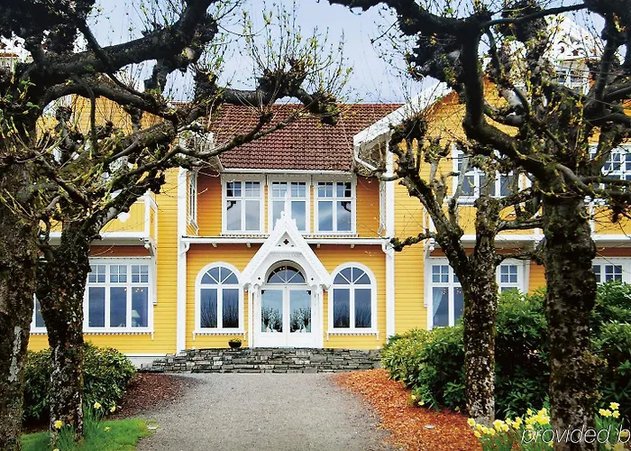 Hotel Solstrand & Bad Osøyro