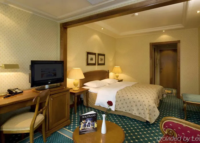 酒店 Solstrand & Bad Osøyro