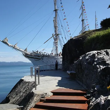 Hotel Solstrand & Bad 4*