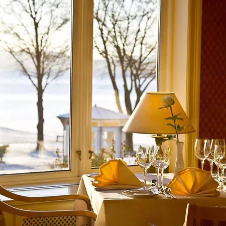 Hotel Solstrand & Bad Osøyro